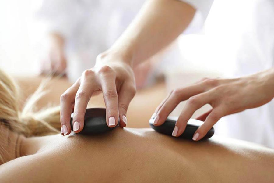 Hot-Stone-Massage bei Karma Massage Hannover